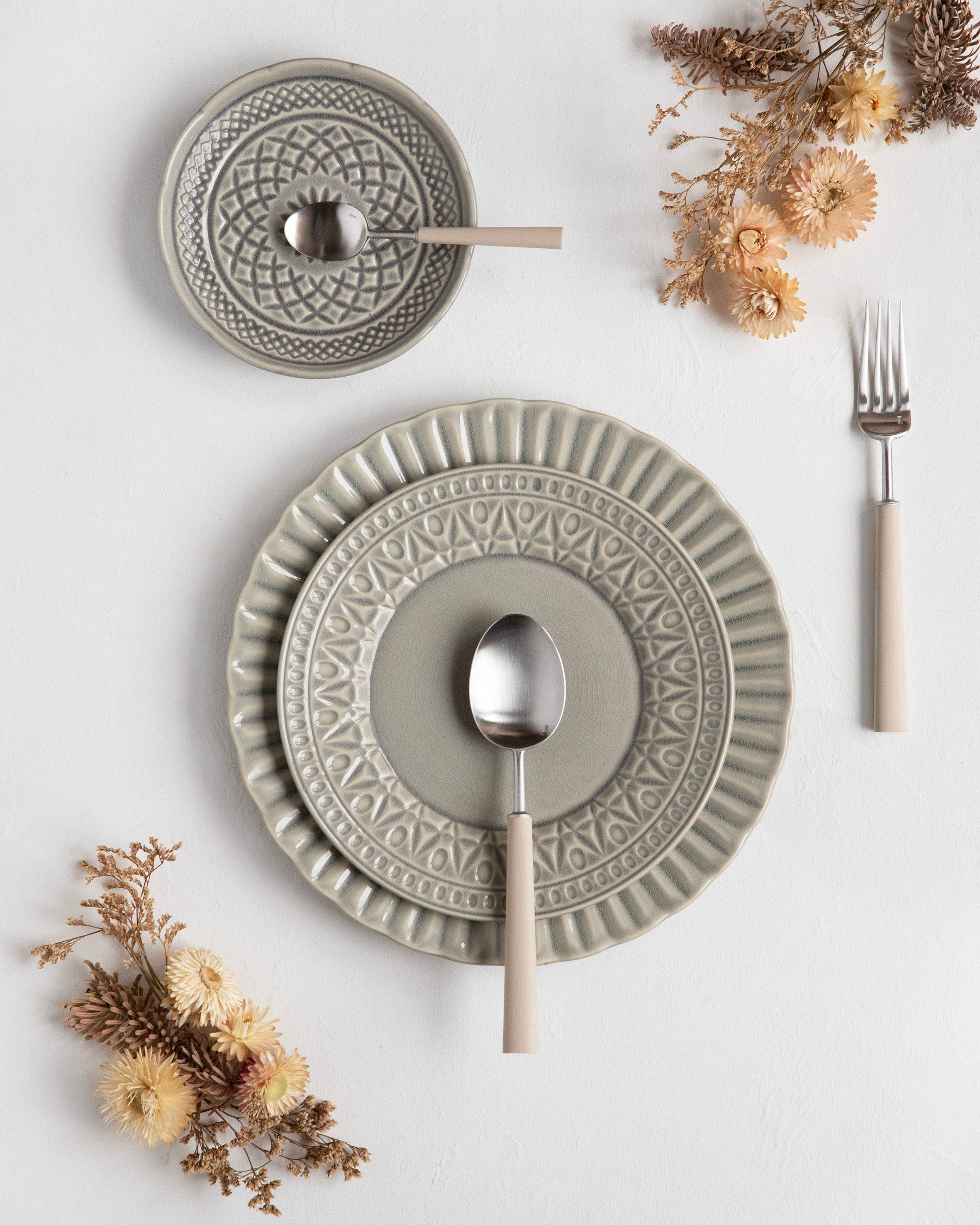 Cutipol Ebony Ivory Cutlery Set - 24 piece